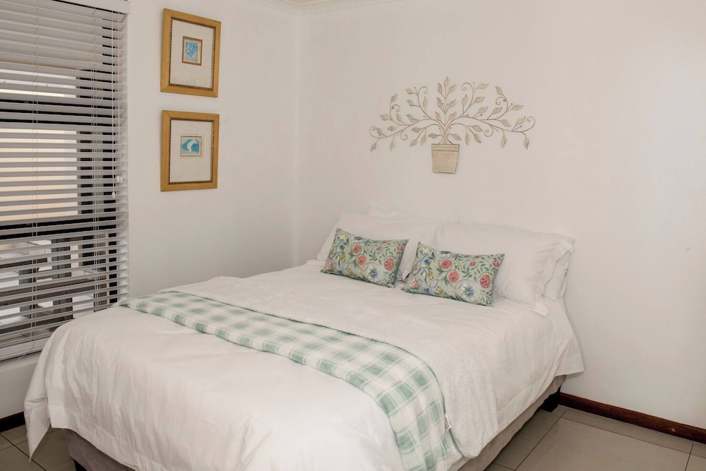 The Views - Oceanview Haven in Langebaan - 3 Levels of Luxury