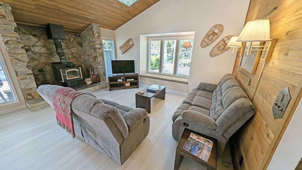 Whistling Swan 8 4 Bedroom Home