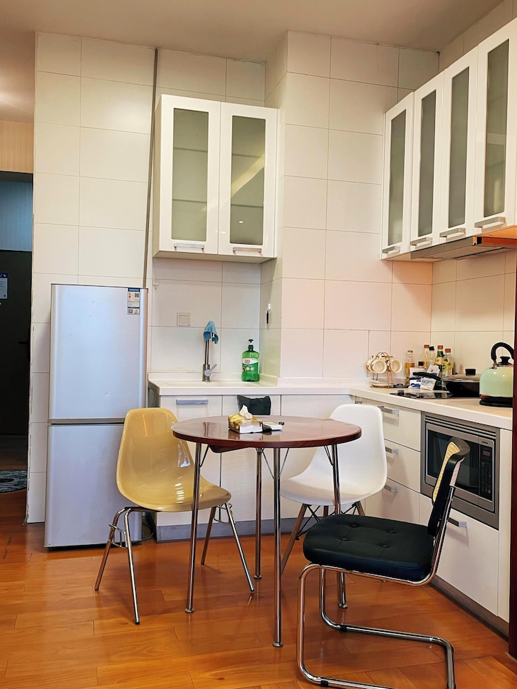 Beijing Furnished Apt with Queen bed