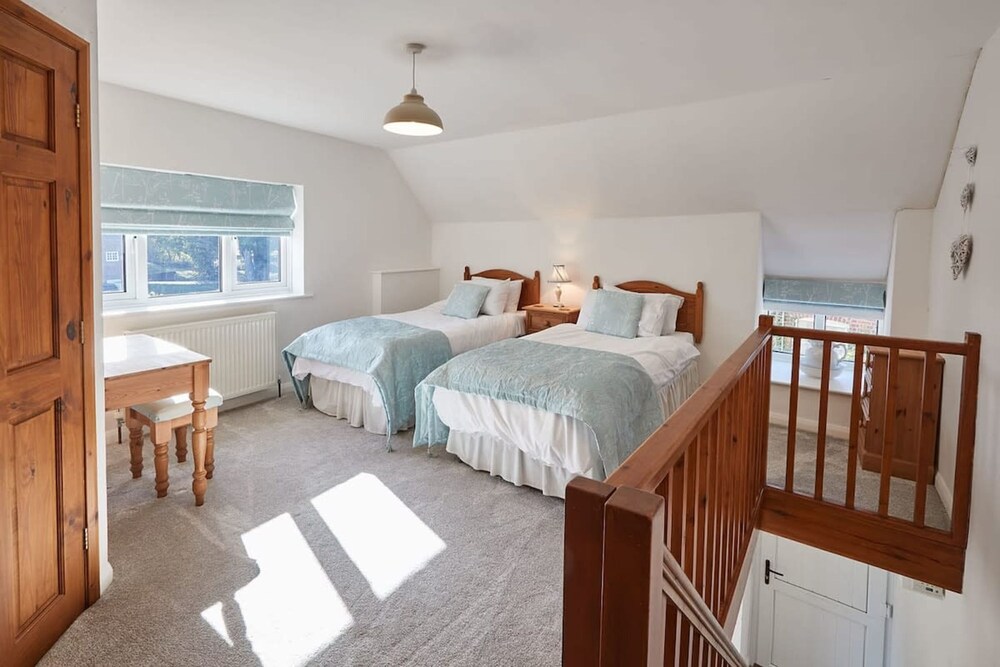 Host Stay May Cottage view 5
