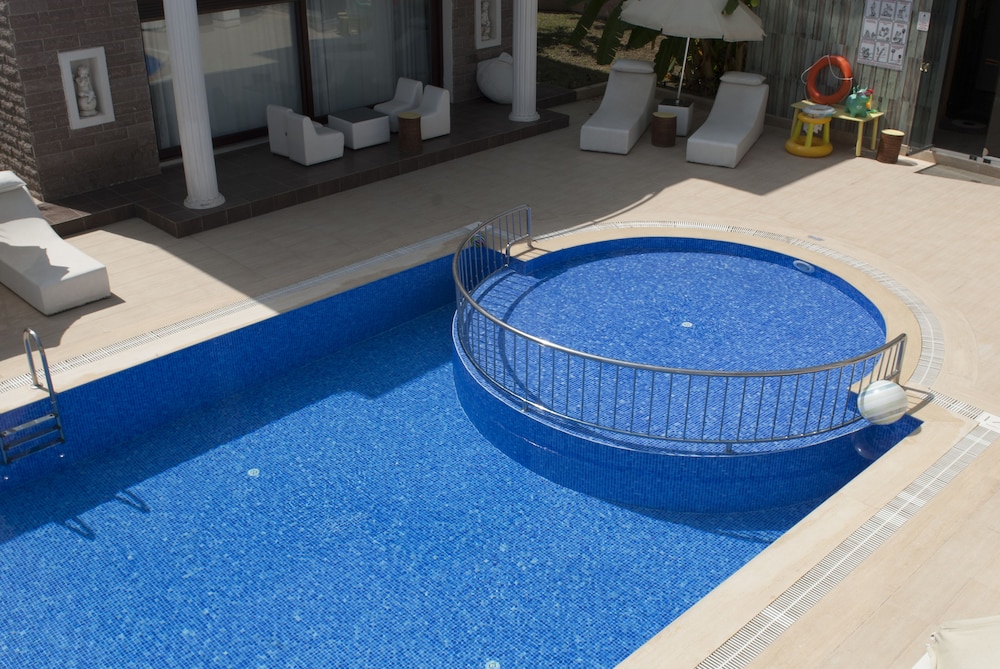 Bamont Villas