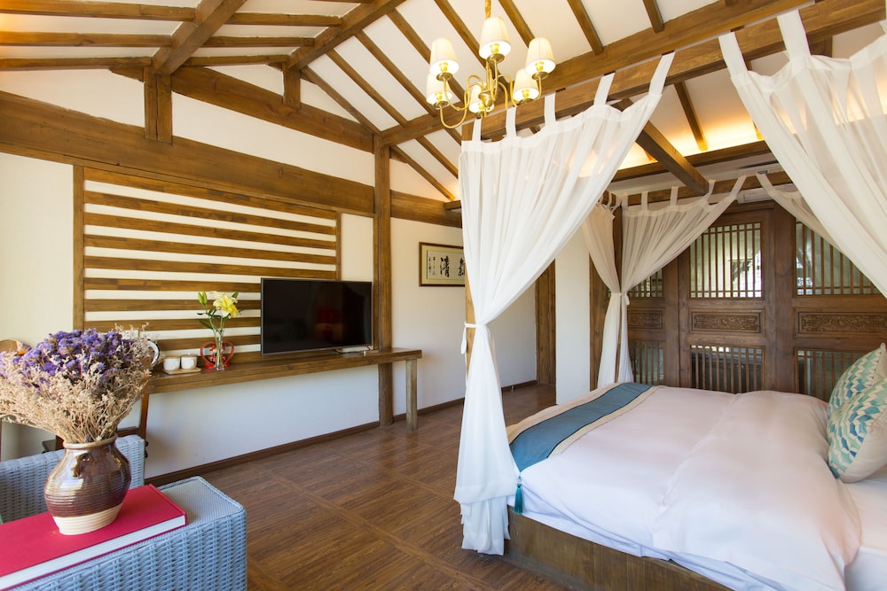 Hua Zhu Fansu Yunju Homestay