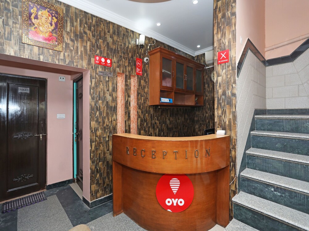 OYO 11312 Hotel Aero Capitol