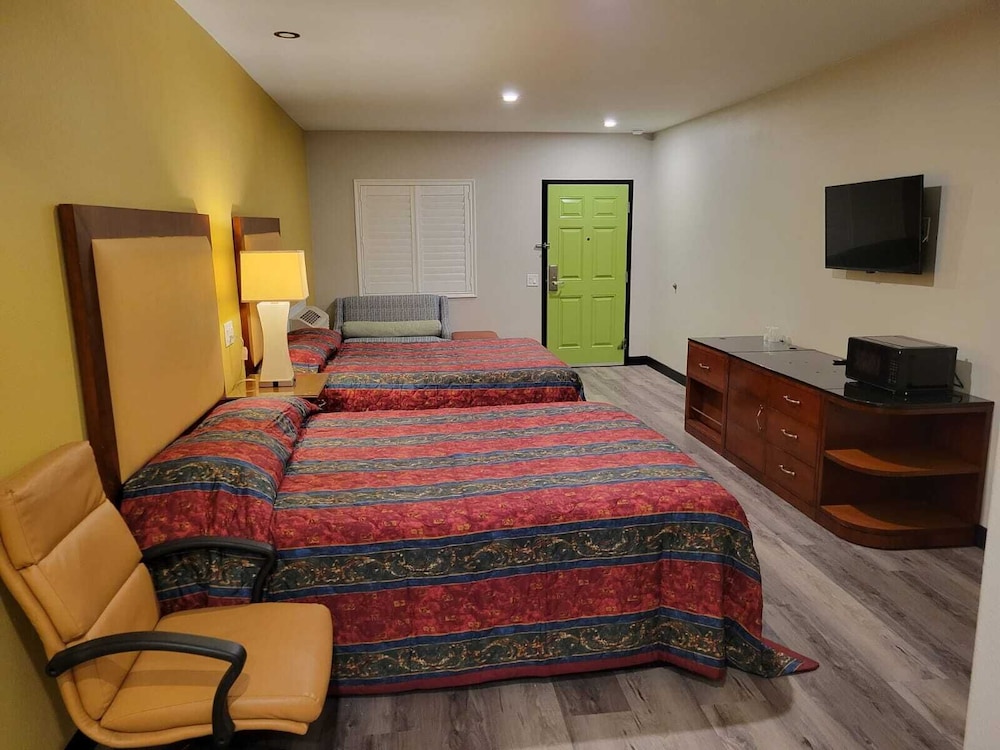 Stadium Inn & Spas
