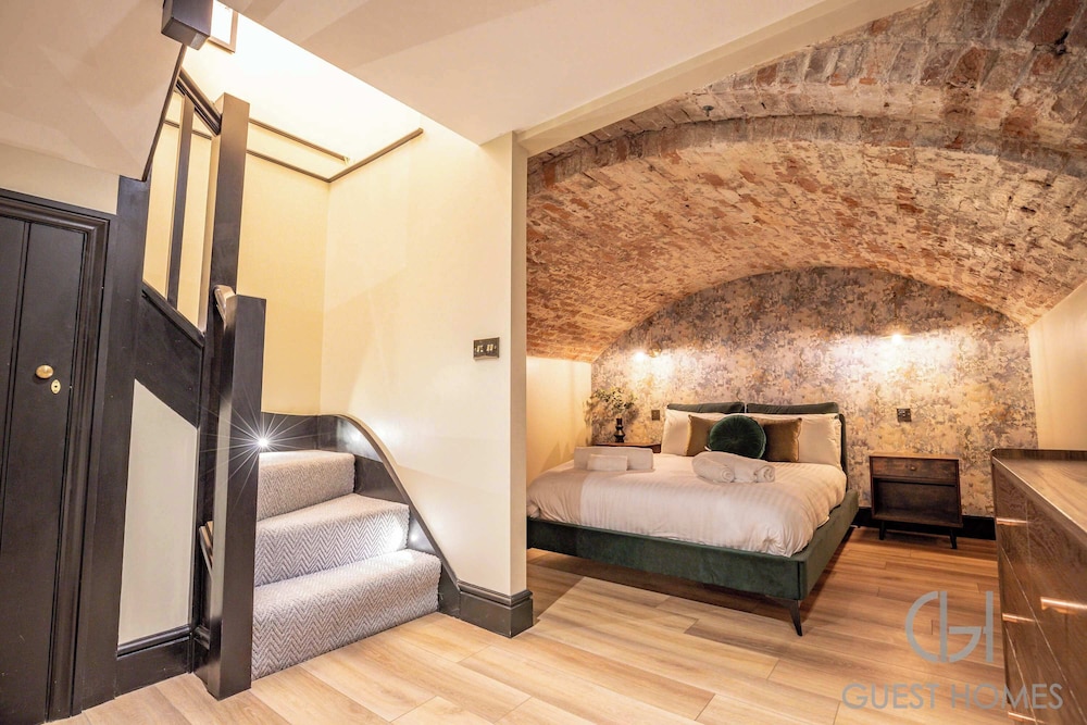 Host Stay Shaw Street Mews Basement