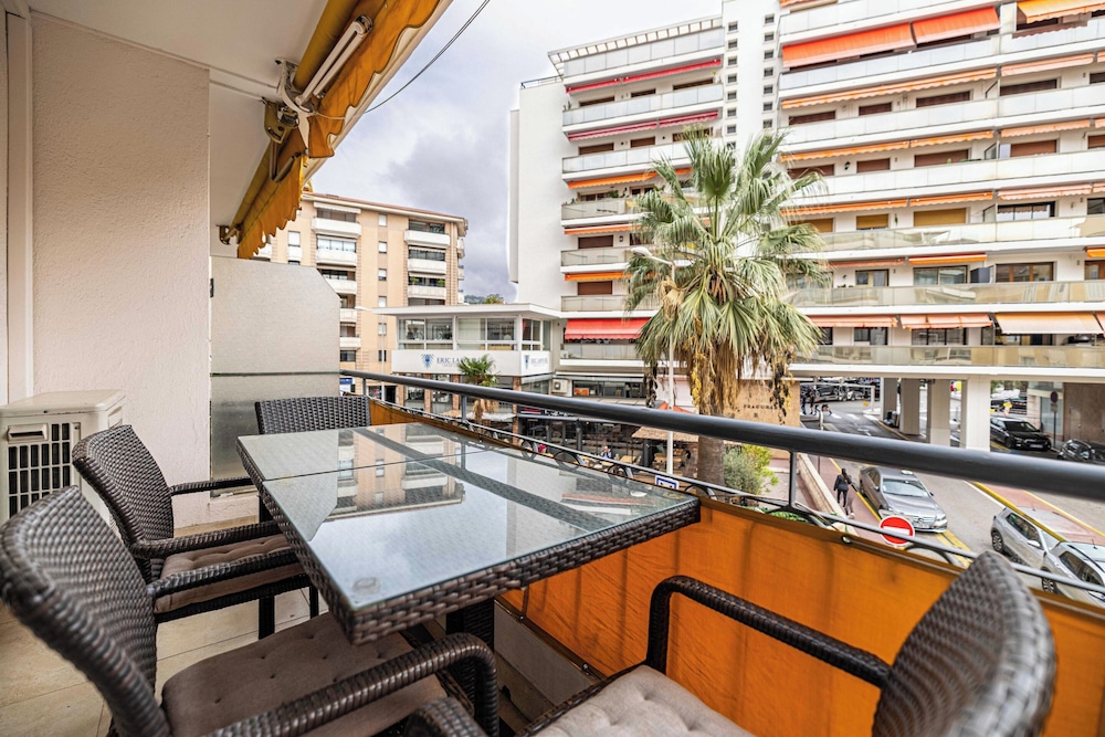 Modern Apartment a/c 1br-4p - With Balcony