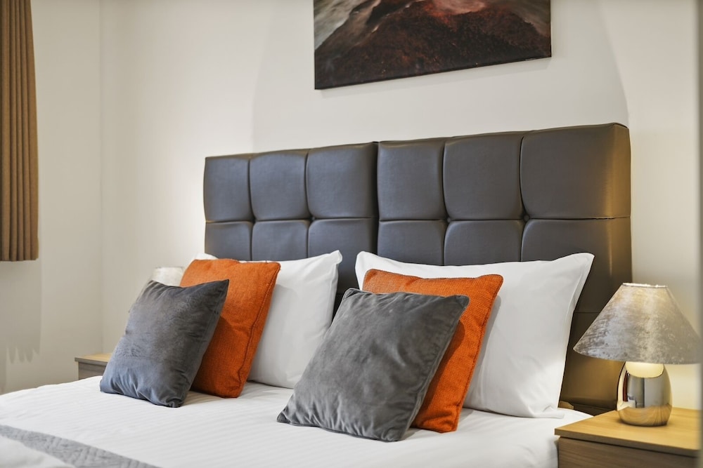 Heathrow Living Serviced Apartments by Ferndale