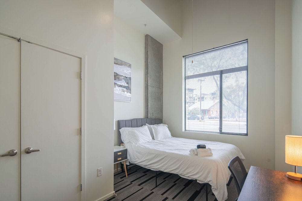ROVE LIVING/KL - Roosevelt Point