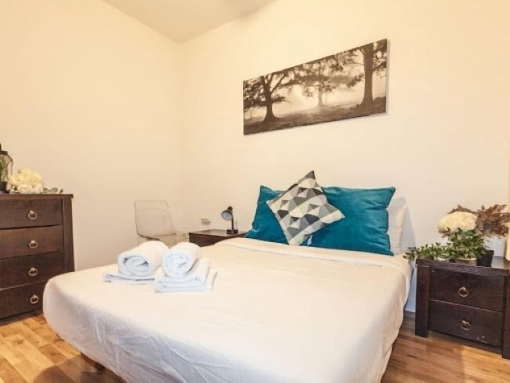 Cozy Ben Yehuda Hideaway-Tel Aviv RENTAL view 3