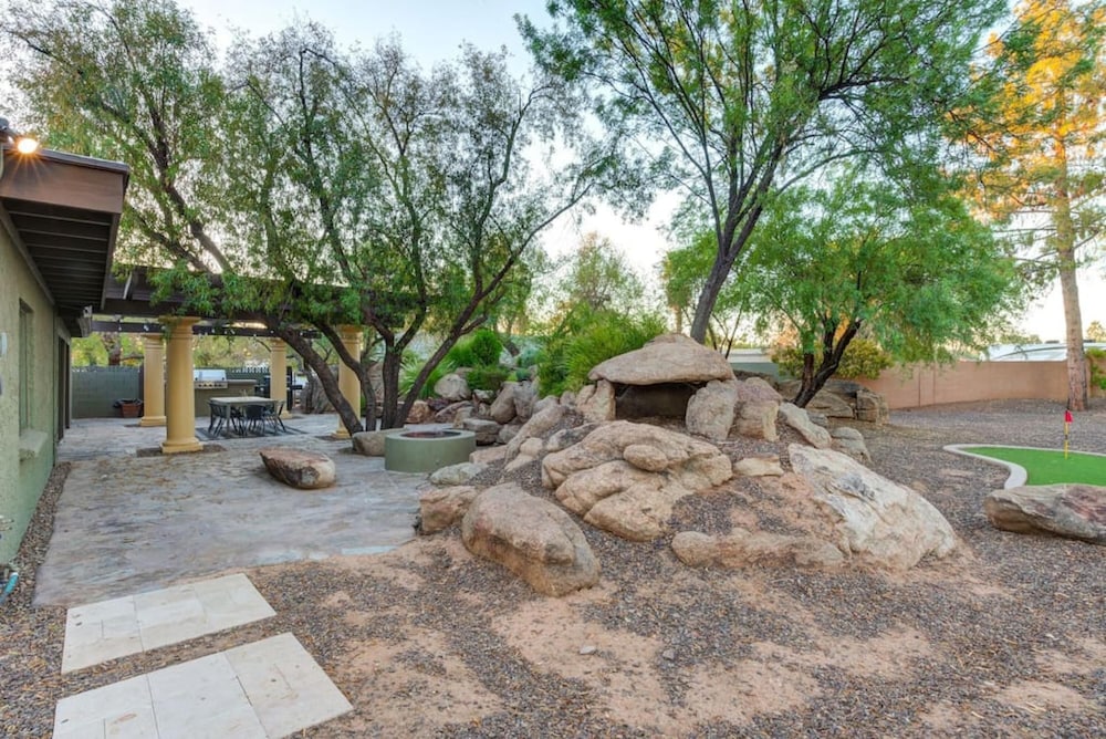 Golfers Paradise Heated Pool and BBQ Firepit Bliss view 4