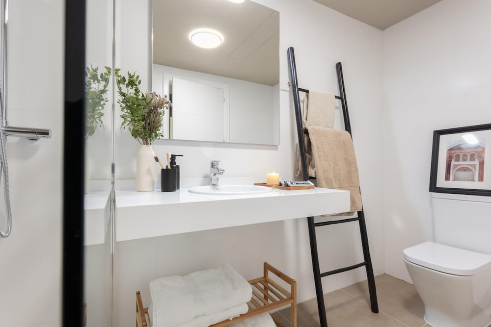 Abardok - 1 Bedroom and Terrace in R os Rosas