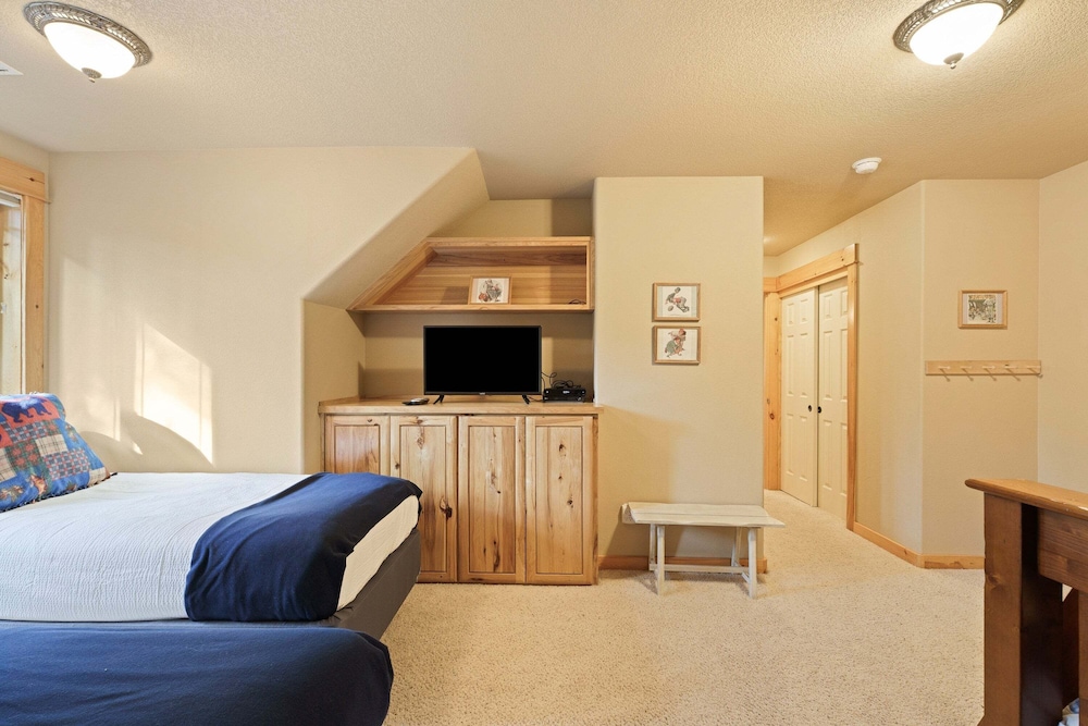 Poplar 16 5 Bedroom Home