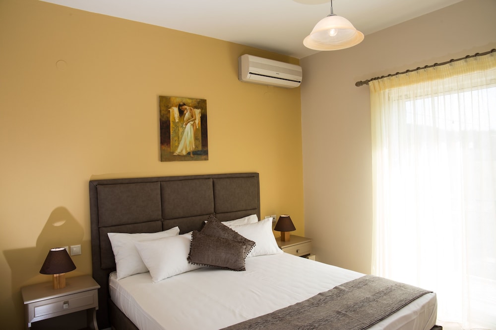 Dina Apartments