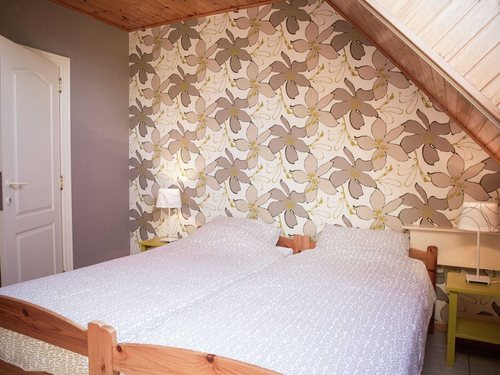 Spacious, Atmospheric Upper Floor of a Farmhouse With Garden view 4