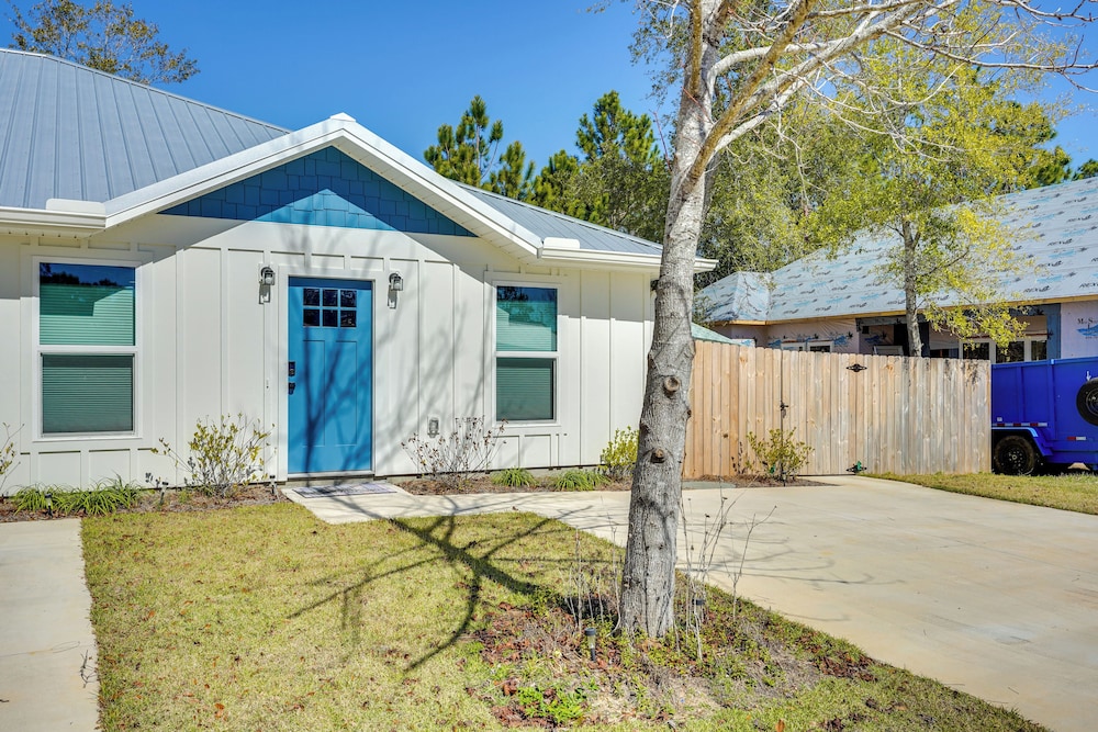 1 Mi to Beach: Dog-friendly PCB Home w/ Backyard!