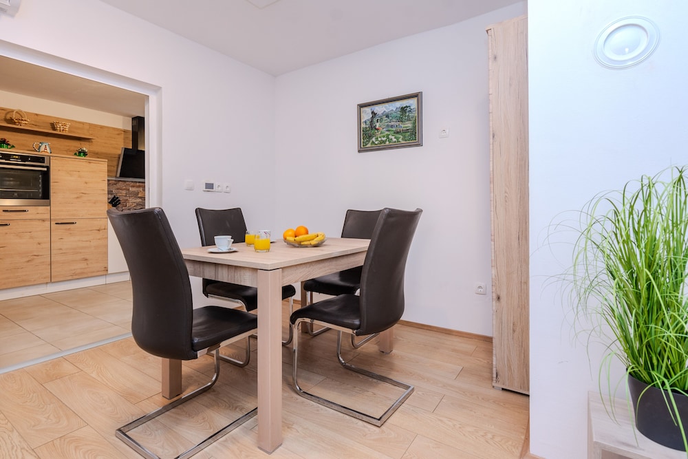 Holiday home Loncar view 3