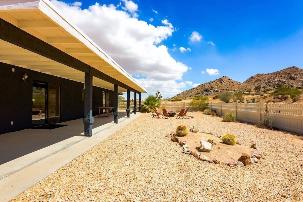 @ Marbella Lane - Zen-like Ambiance 3BR Home in JT