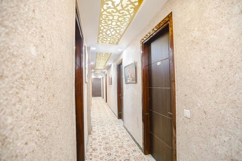 Fabhotel Signature Inn I
