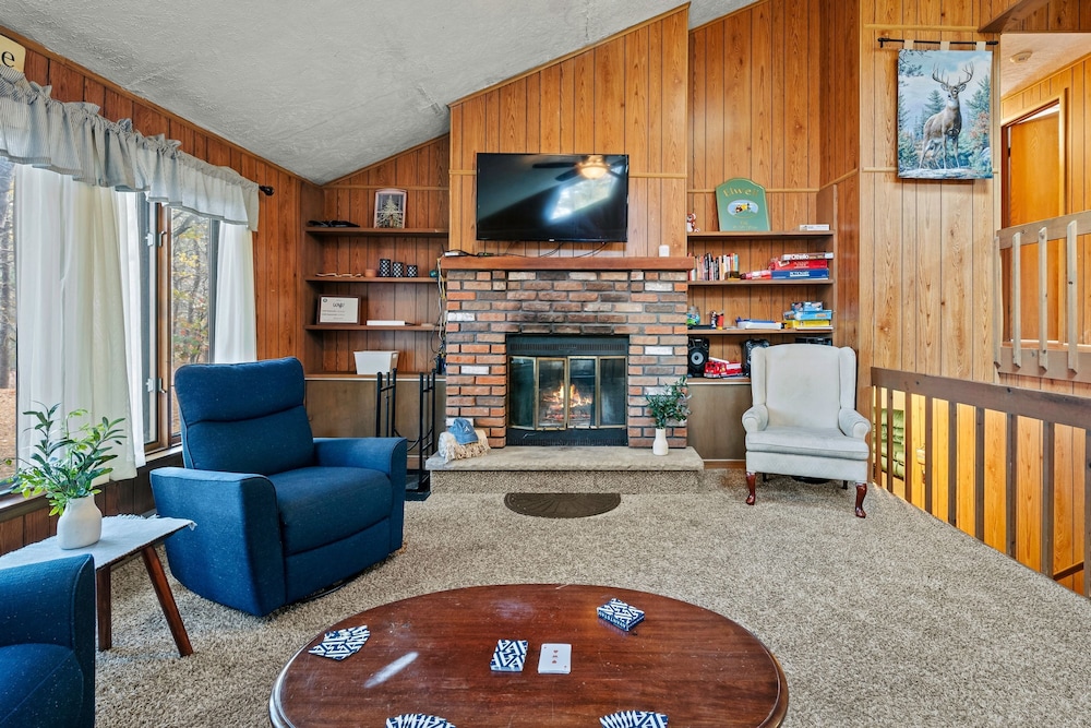 Mohegan by Avantstay Private Dock Firepit Community Pool Beach
