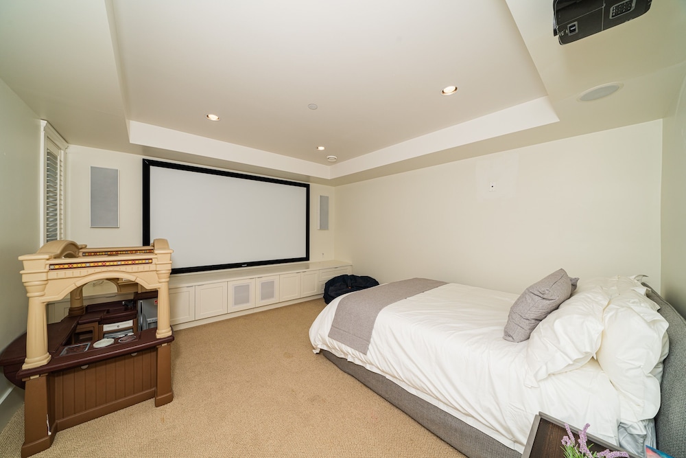 Elegant & Cozy Escape West Vancouver