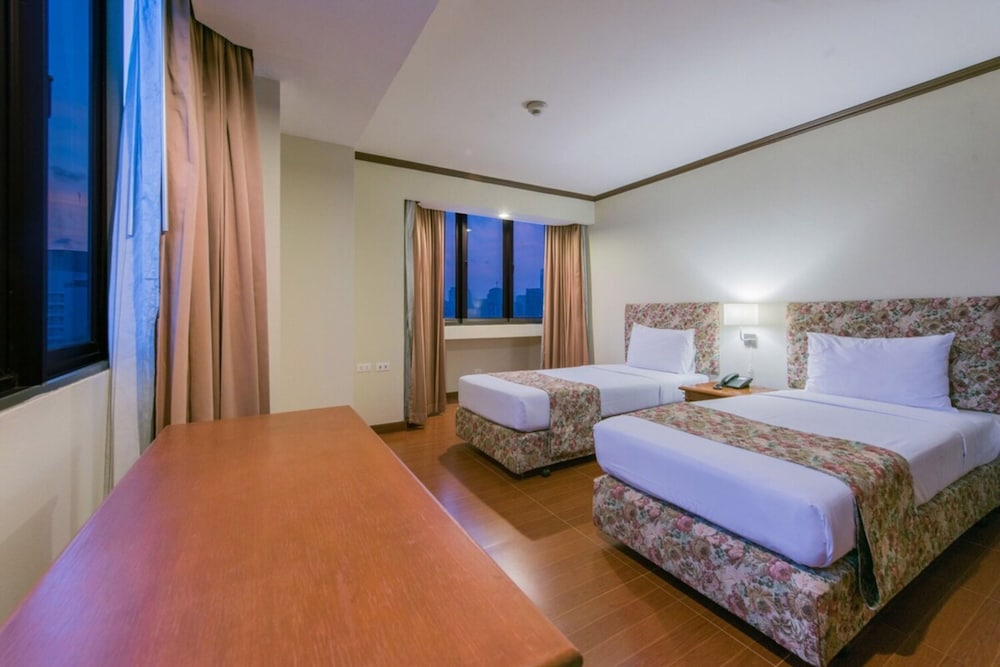 Omni Tower Sukhumvit Nana - Direct