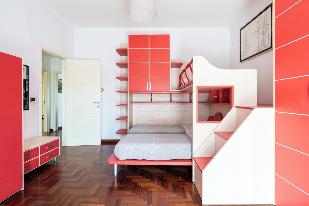 Roomy Family Apartment by Wonderful Italy photo 5