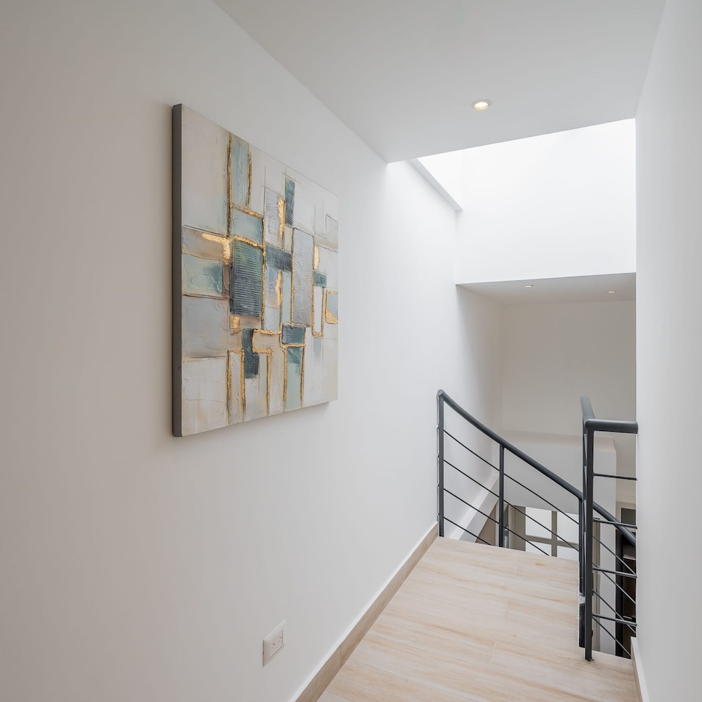 w Elegant 3BR With Modern Terrace in Panama