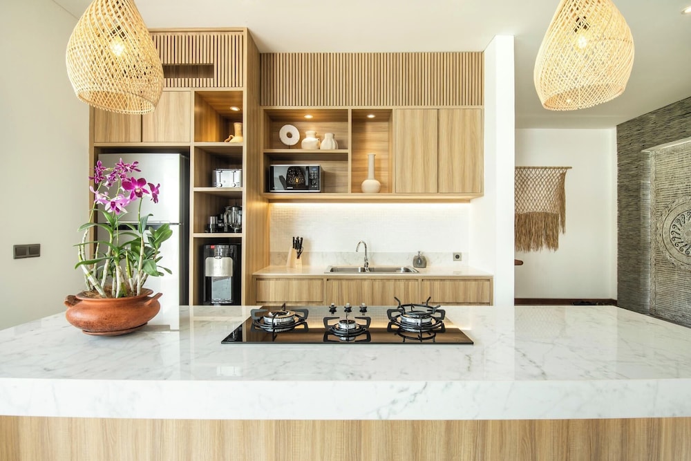 Brand New 4br Villa 400 to Finns Canggu