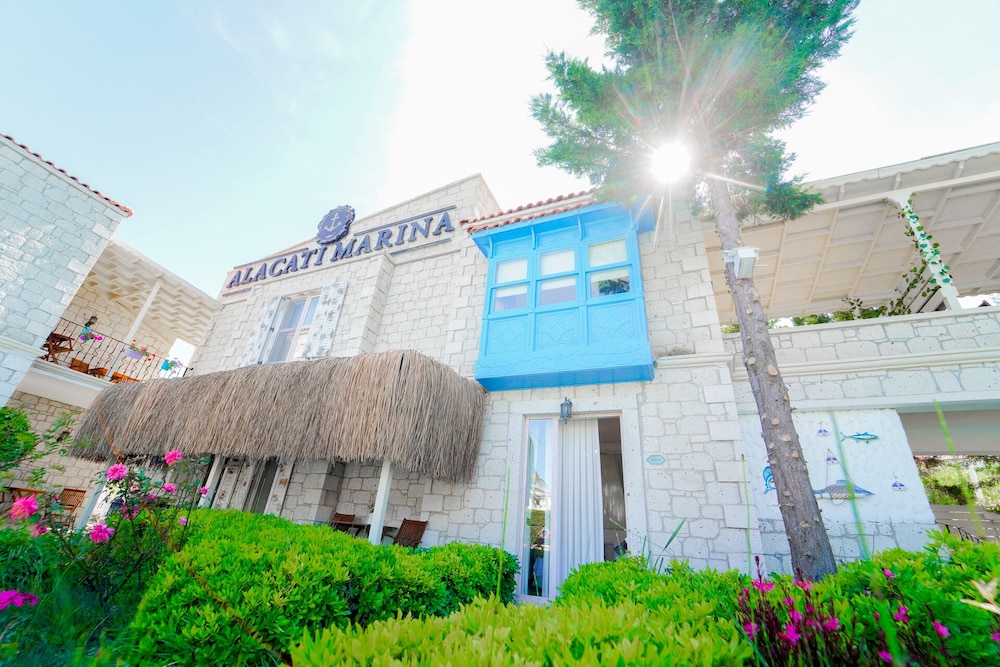 Alacati Marina Palace Otel - Image 35