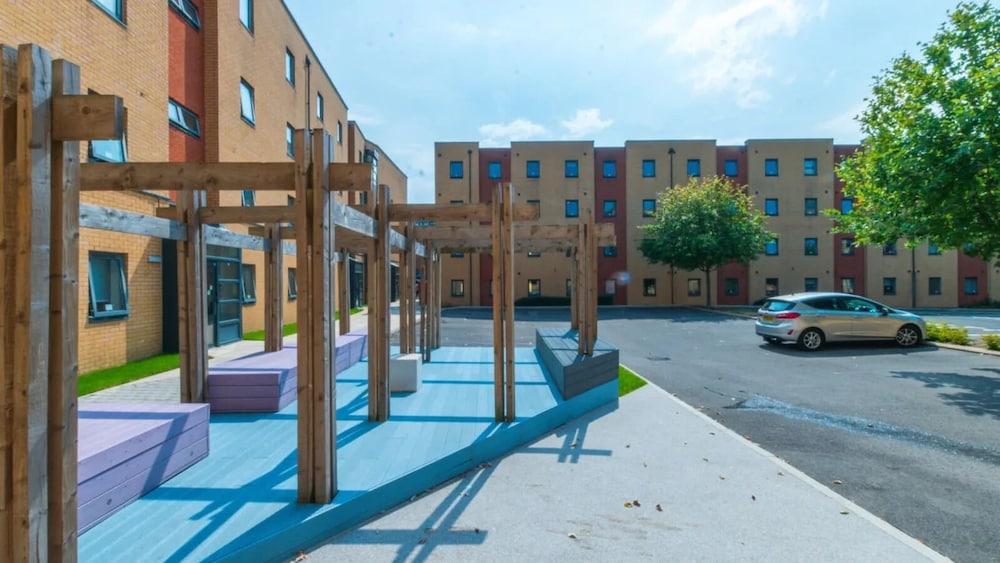 Oxford Court