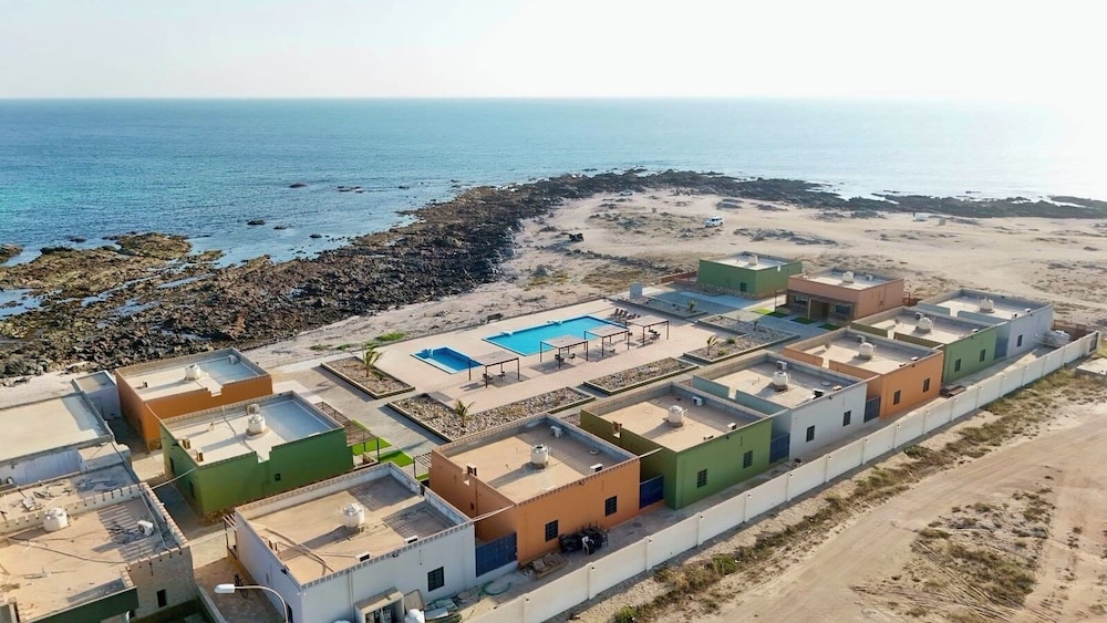 Roushan Resort
