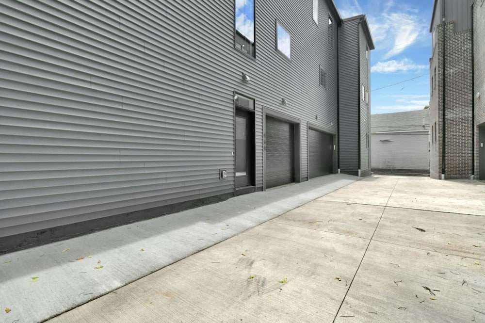 Stylish Getaway -columbus-3 Bedroom Masterpiece