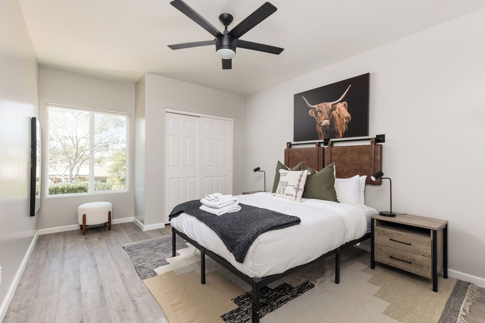 Sereno - Sparkling Pool - Near Scottsdale Quarter