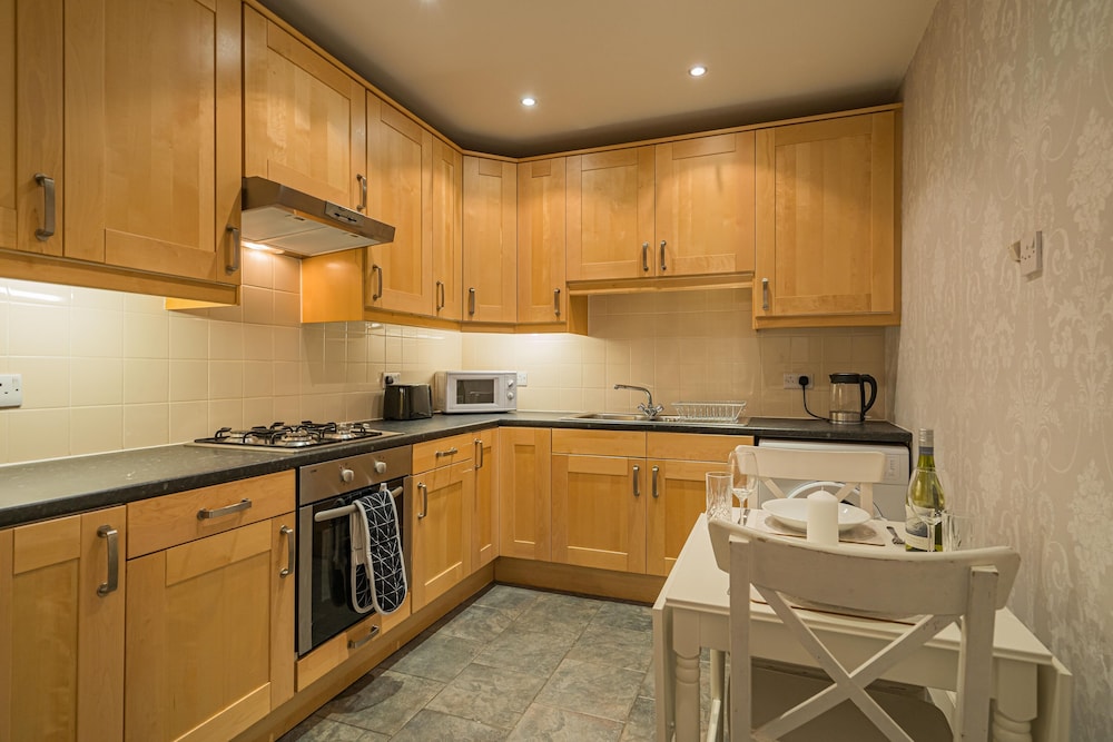 Chic 2 Bedroom Apartment near Old Town photo 5