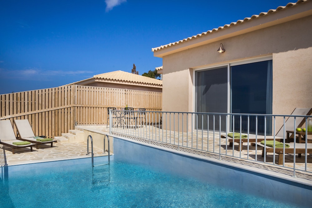 Magganos Sunset Villas