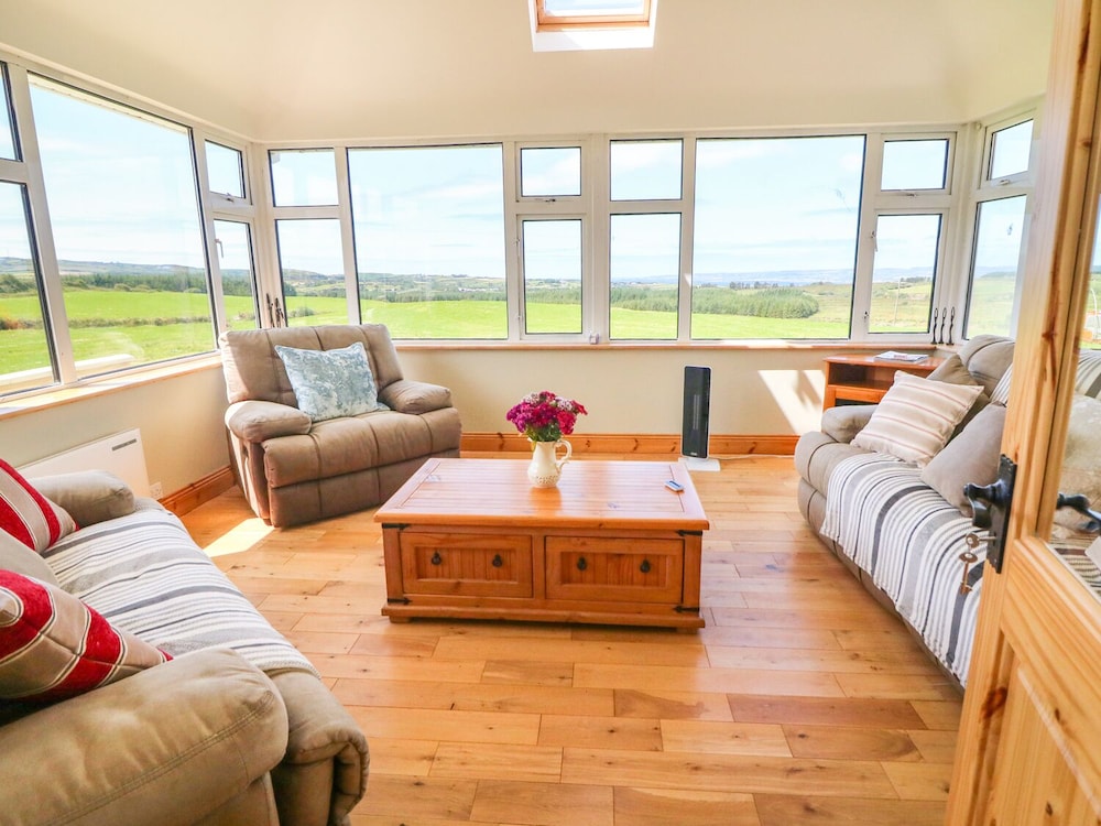 Sea View Hideaway view 2