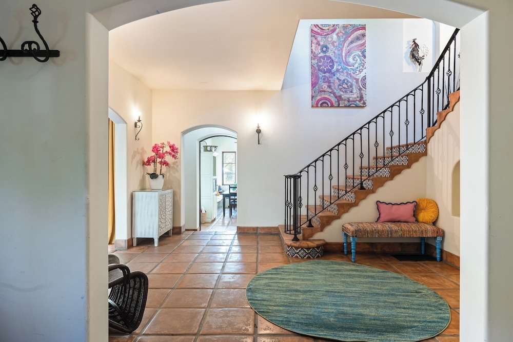 Luxe 7bdr Oasis w/ Pool, Putting Green, Game Room Villa Del Gallo by Avantstay view 4