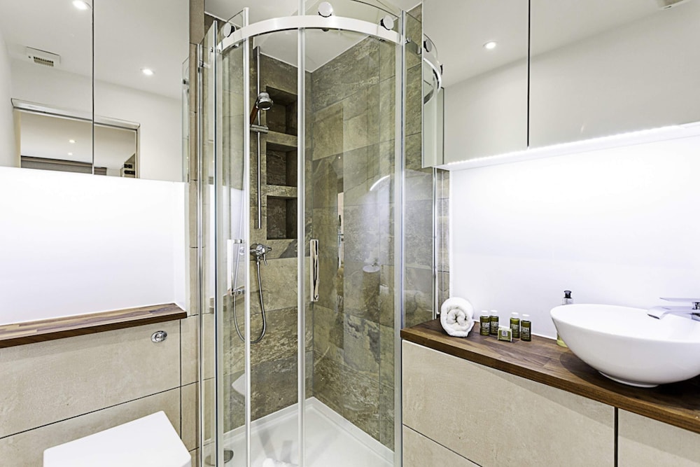 Duplex Two-bed Apartment Near Tower Bridge