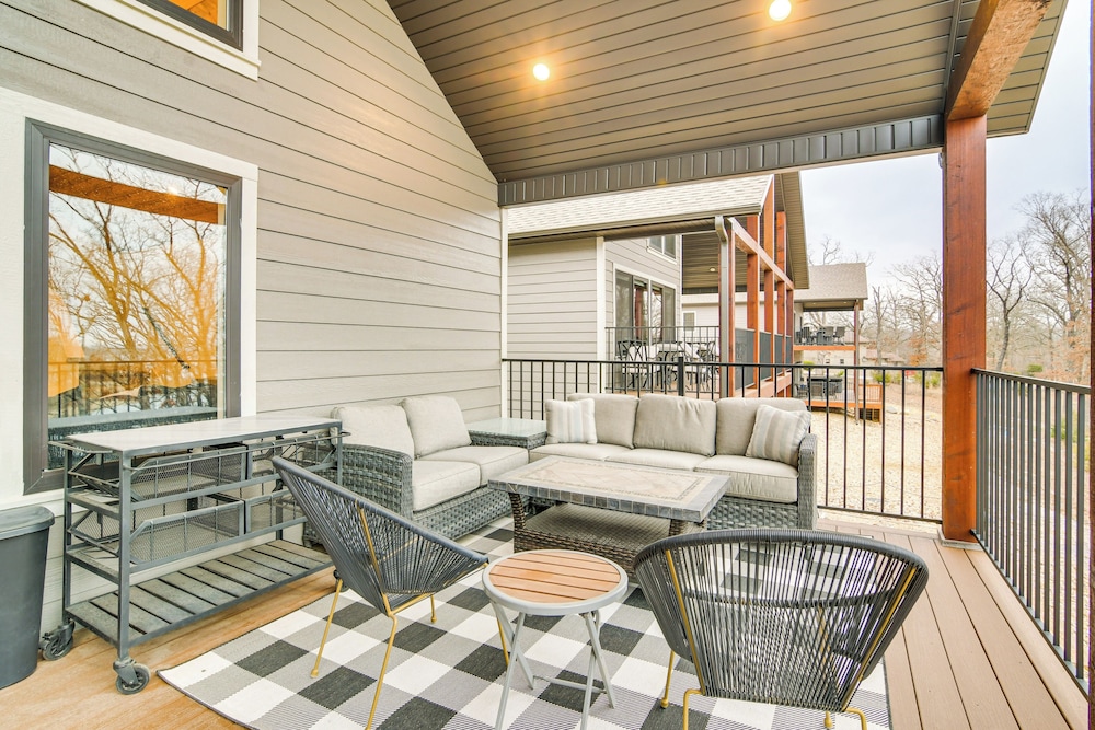Fireplace + Lake Access: Waterfront Branson Escape