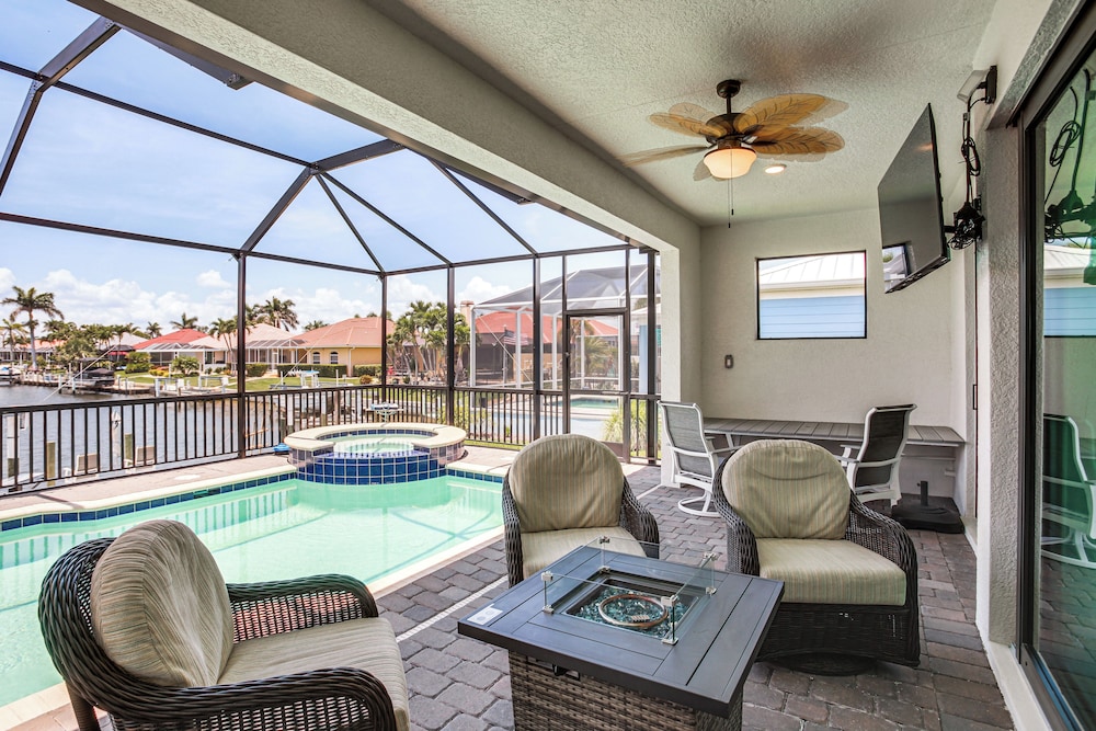 Sunset Views, Dock: Canalfront Home in Punta Gorda