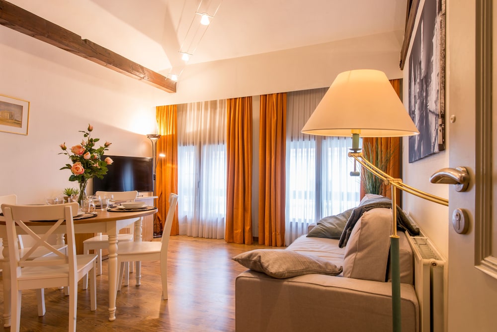Inn Bruges Suites
