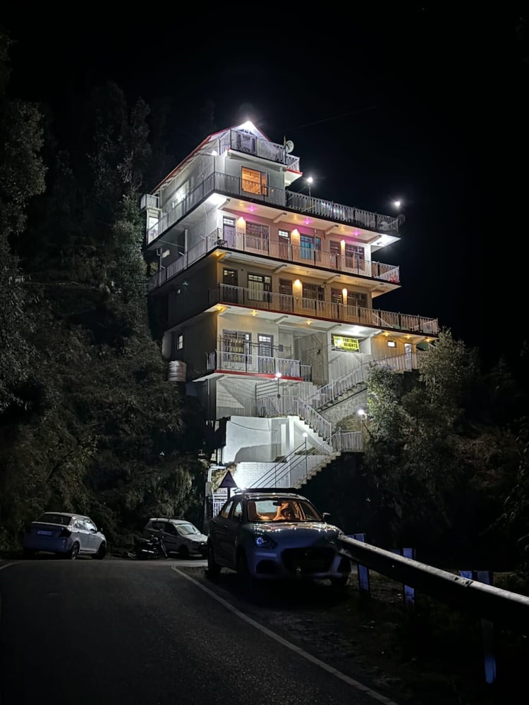Fortune heights homestay Dalhousie view 2