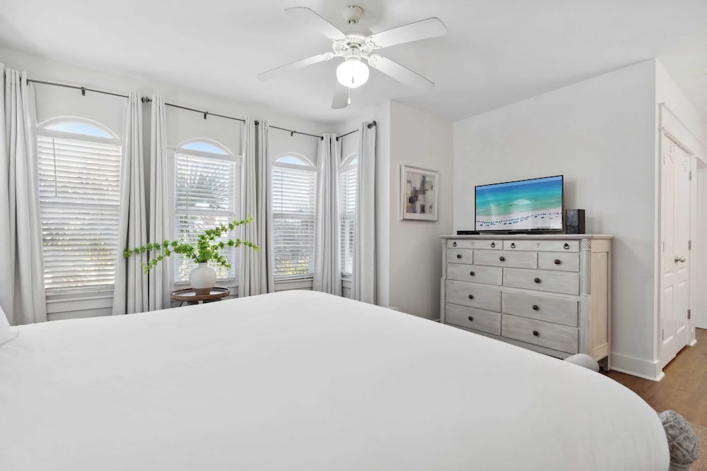 Isle Be Back by Avantstay Pool, 2blocks to Beach
