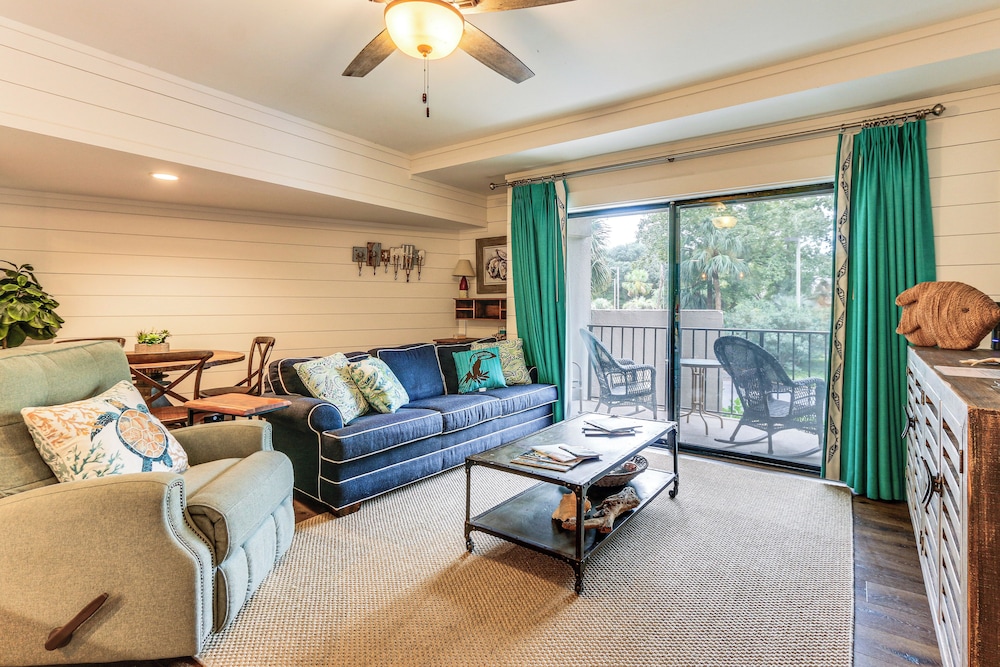 Easy Beach Access! Walkable Hilton Head Condo