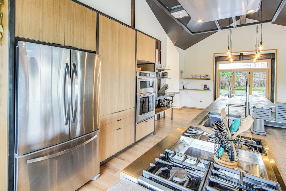 Stunning 14er Views! Private 6-acre Salida Retreat