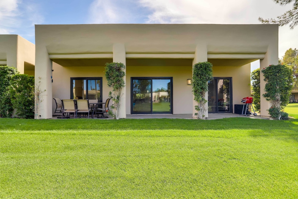 Golf Haven w/ Pool Access - 5 Mi to Palm Springs