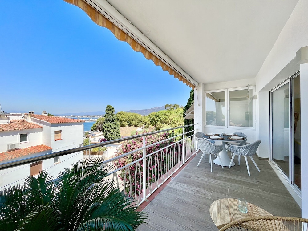 Apartment Near Canyelles Petites Beach