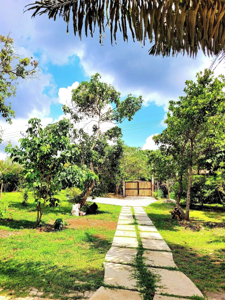 Modern Bahay Kubo Near Tagaytay - Casita Anahaw