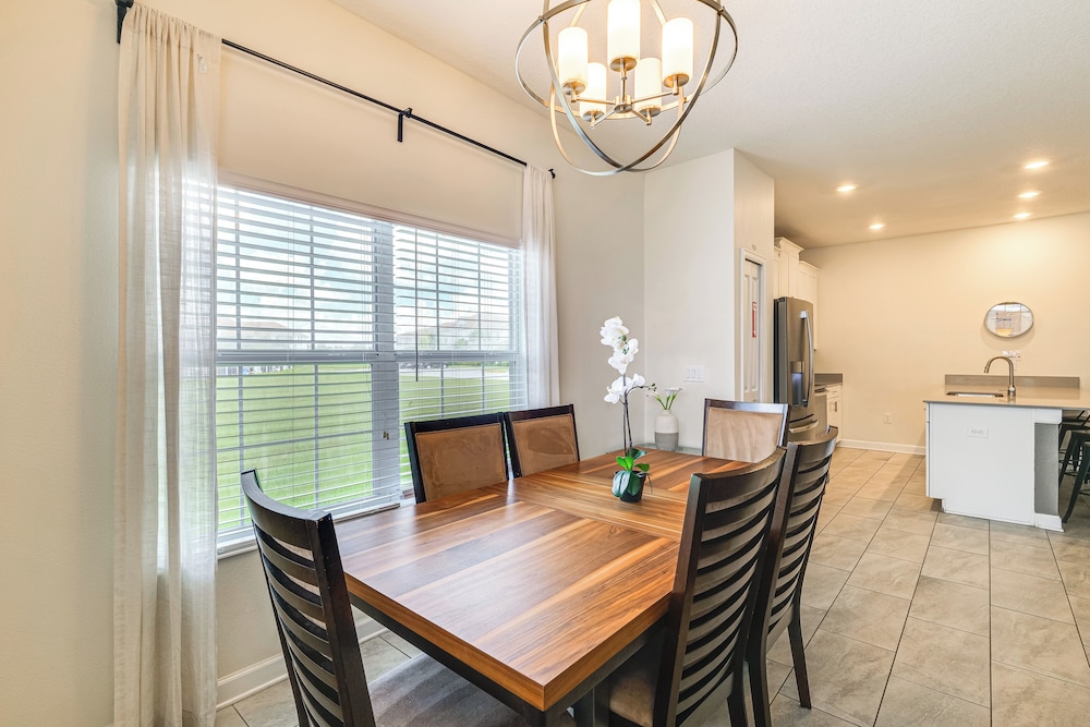 Family Oasis in Championsgate: Private Pool!