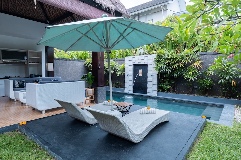 Karen's Tropical Villa